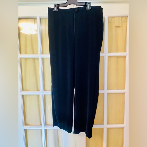 Elegant Black and Pink Women's Pantsuit (3 pieces. Size 18) - Picture 3 of 13